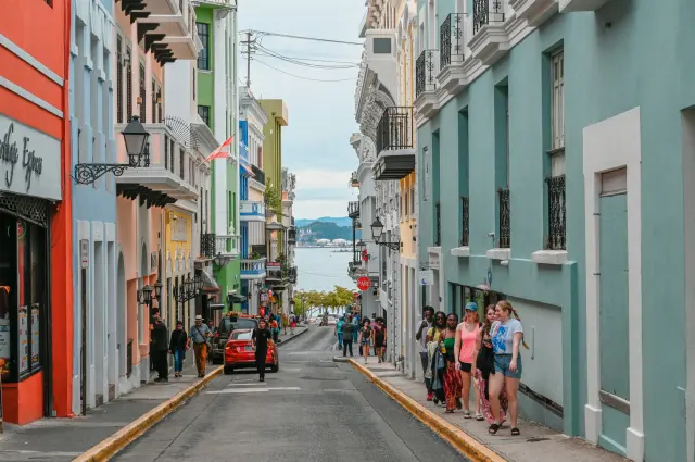 Calle colorida del Viejo San Juan, Puerto Rico